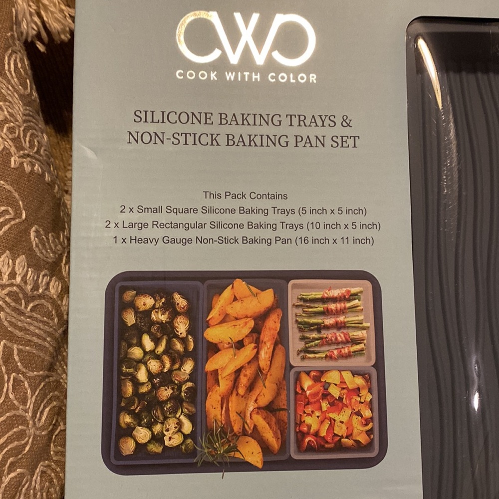 💙NWT CWC Silicone Baking Trays & Non-Stick Baking Pan Set - Picture 3 of 7